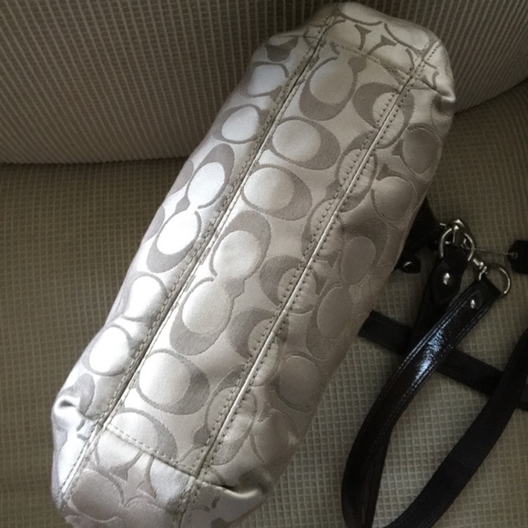 Coach Ashley Signature Hippie Khaki/Mahogany Bag - Picture 5 of 8